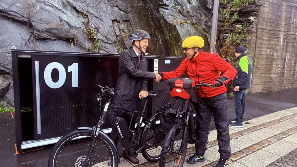 Lenke til artikkel: Nå kan du parkere sykkelen din trygt i sentrum