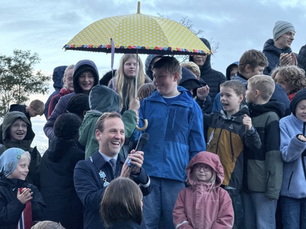 Lenke til artikkel: Nytt uteområde åpnet med korpsmusikk og zipline