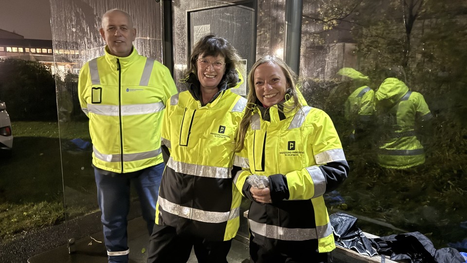 Lenke til artikkel: Delte ut reflekser i Karmsundgata