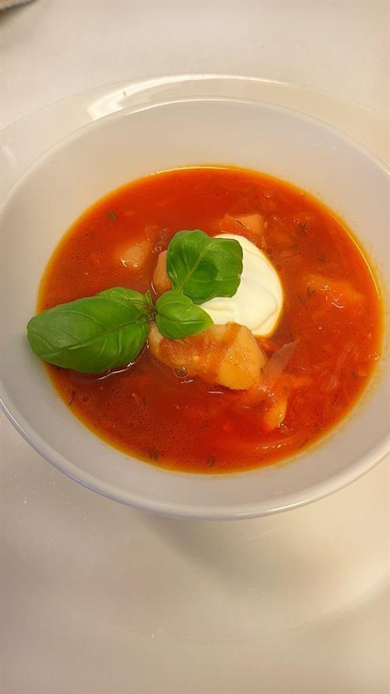 Bilde av suppe klar for servering. - Klikk for stort bilde