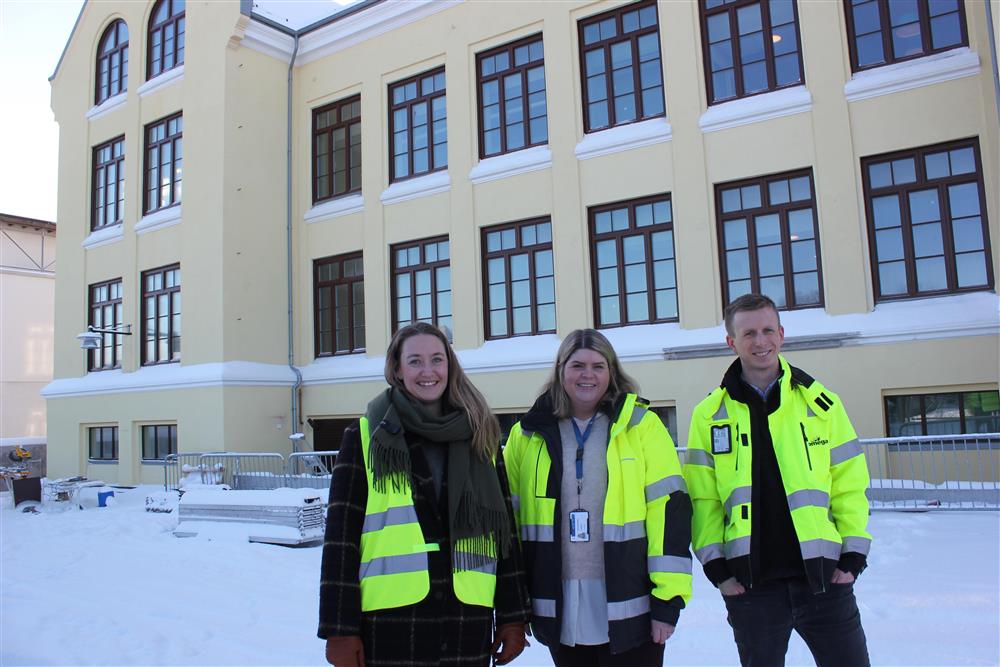 Bilde med fra venstre Bodil Hovden Gade (Holun arkitekter), Maria Haaland (prosjektleder Haugesund kommune) og Thor Andrè Ingebrigtsen Vestvik, (prosjektleder) - Klikk for stort bilde