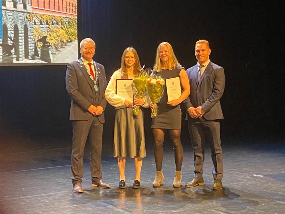 Utdeling av priser under Ordførerens Nyttårsmottakelse 2023.  - Klikk for stort bilde