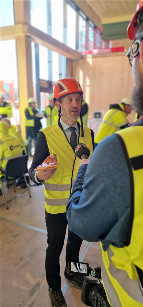 Bilde fra kranselaget for nye Haraldsvang skole 2. oktober 2024. - Klikk for stort bilde