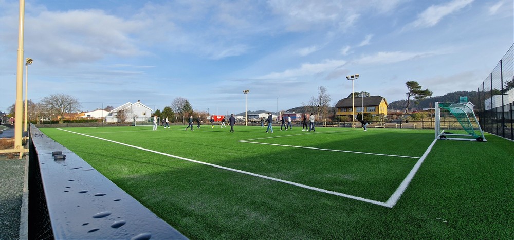 Ny fotballbane på Håvåsen skole - Klikk for stort bilde